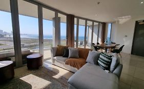 Accommodation Front - The Quays 503 - 6 Sleeper Across The Beachfront